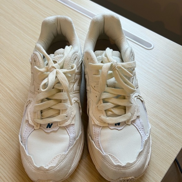 New Balance 2002 R - Picture 2 of 5